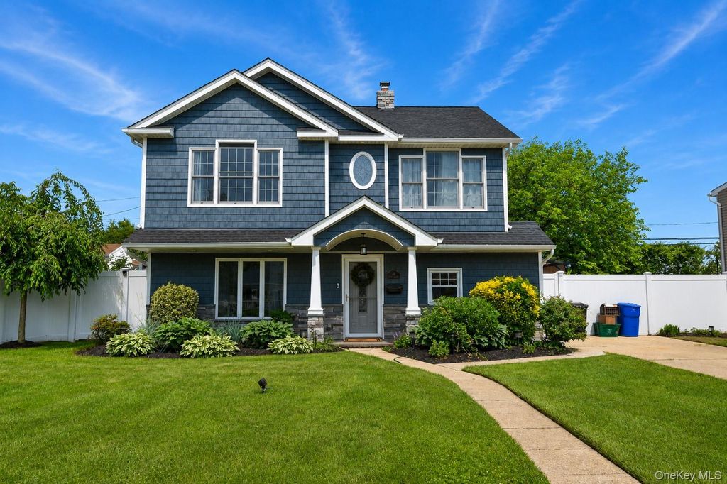 26 Sycamore Lane, Levittown, NY 11756