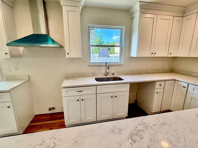 69 Offaly Street, Amityville, NY 11701