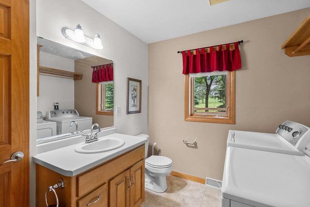 3386 HAWKEYE COURT, Suamico, WI 54313