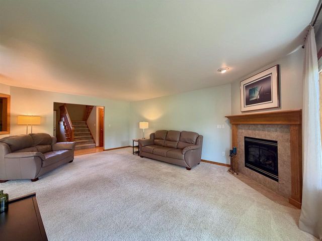 3386 HAWKEYE COURT, Suamico, WI 54313
