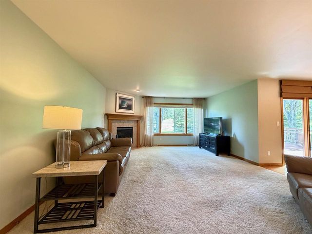 3386 HAWKEYE COURT, Suamico, WI 54313