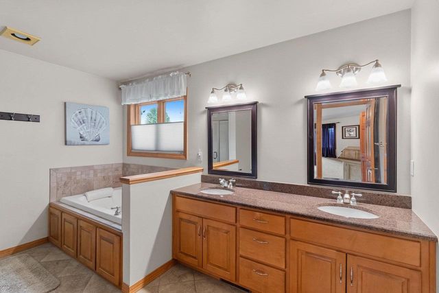 3386 HAWKEYE COURT, Suamico, WI 54313