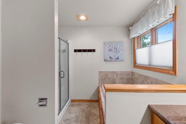 3386 HAWKEYE COURT, Suamico, WI 54313
