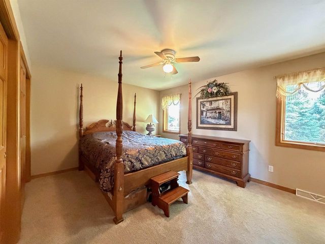 3386 HAWKEYE COURT, Suamico, WI 54313