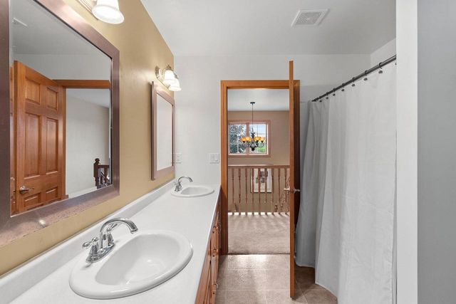 3386 HAWKEYE COURT, Suamico, WI 54313