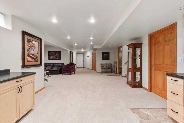 3386 HAWKEYE COURT, Suamico, WI 54313