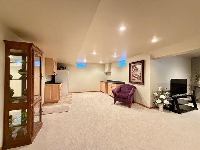 3386 HAWKEYE COURT, Suamico, WI 54313