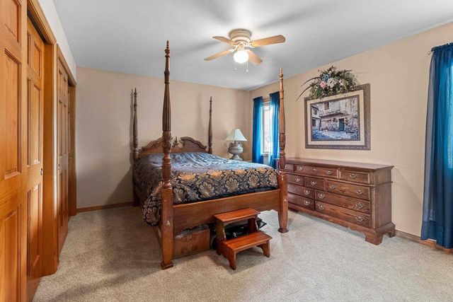 3386 HAWKEYE COURT, Suamico, WI 54313