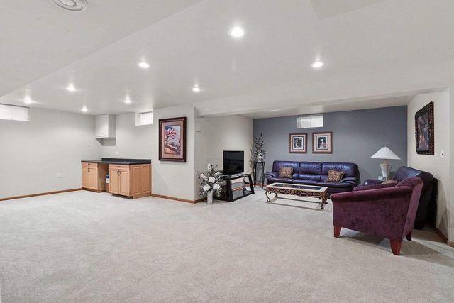 3386 HAWKEYE COURT, Suamico, WI 54313