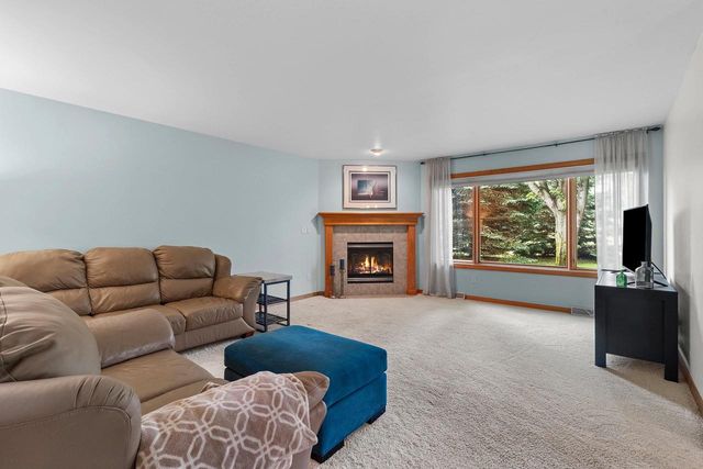3386 HAWKEYE COURT, Suamico, WI 54313
