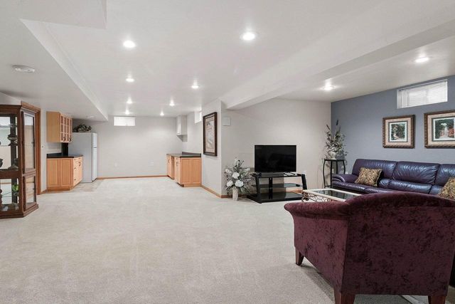 3386 HAWKEYE COURT, Suamico, WI 54313