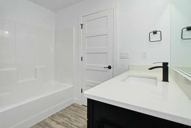 804 Windam Drive, Solon, IA 52333