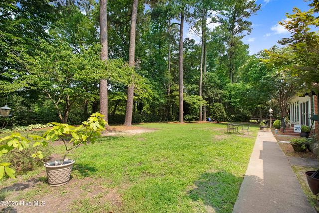 1600 Greenbriar Road, Kinston, NC 28501