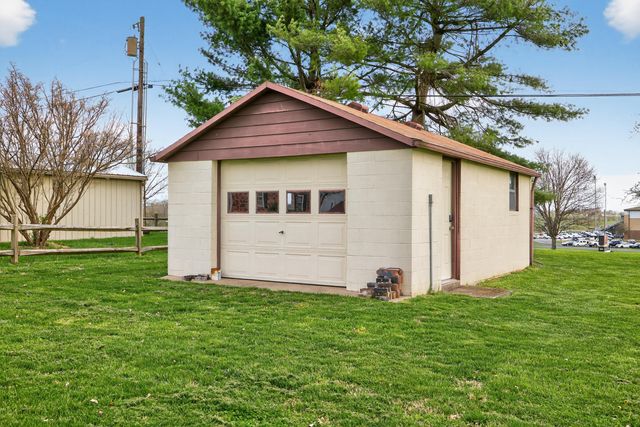 70 Ashlock Drive, Lancaster, KY 40444