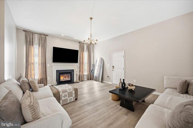 17571 LETHRIDGE CIR, Round Hill, VA 20141