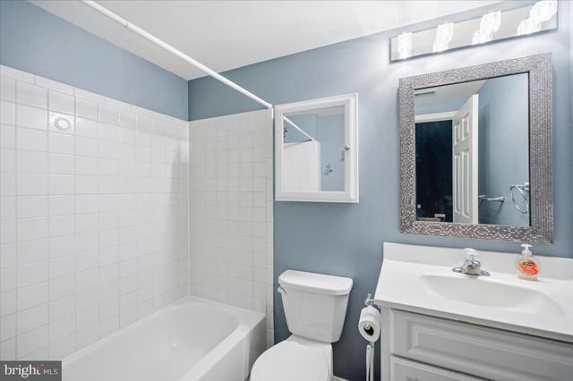 17571 LETHRIDGE CIR, Round Hill, VA 20141