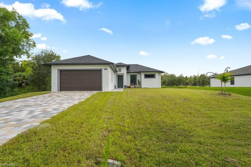 724 Kari CIR, LEHIGH ACRES, FL 33974 — photo 2