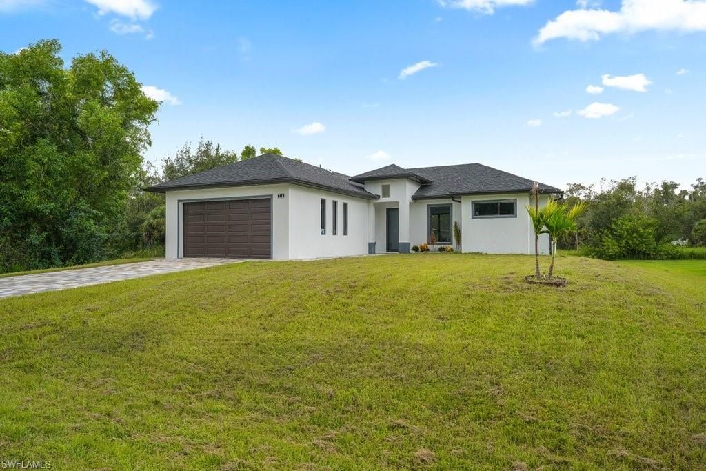 724 Kari CIR, LEHIGH ACRES, FL 33974 — photo 3