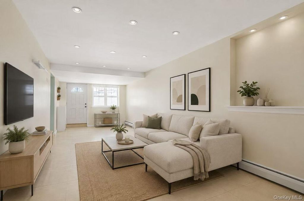7726 Kneeland Avenue, Elmhurst, NY 11373 — photo 4