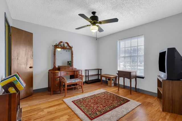 14 Scotsmeadow, Gainesville, TX 76240