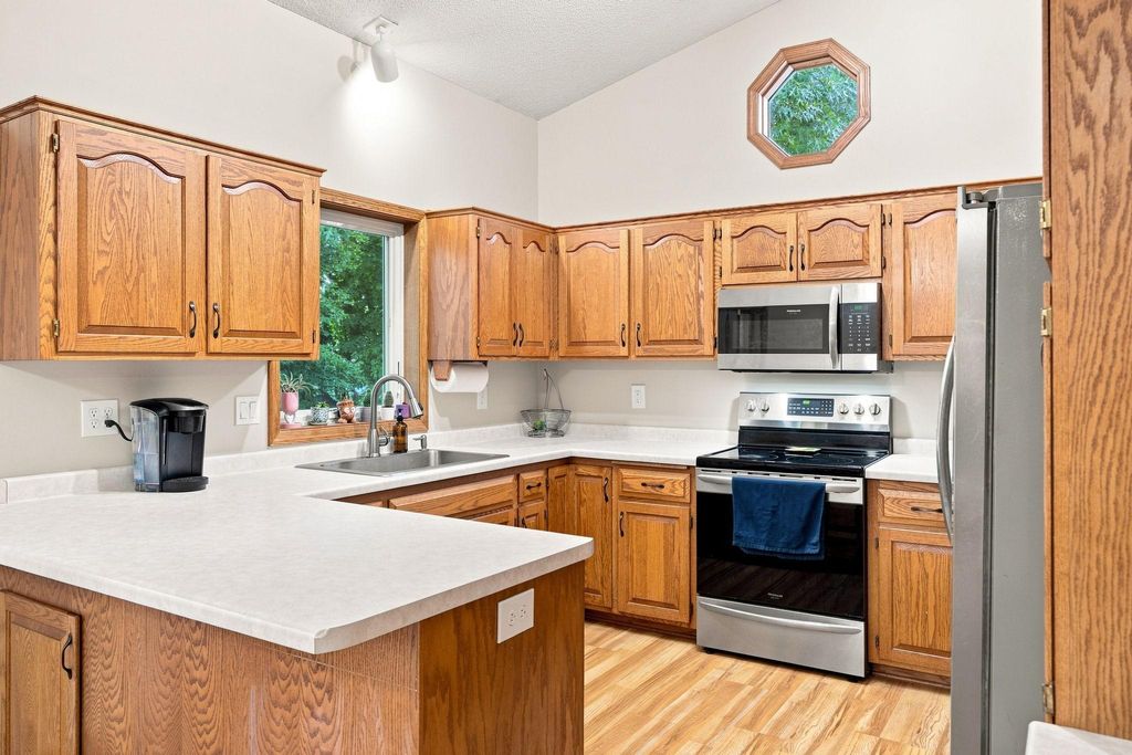 14631 Meadowood Drive, Savage, MN 55378 — photo 4