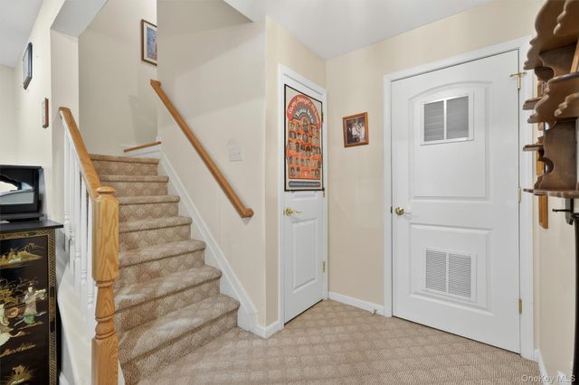 29 Avoncroft Lane, Middletown, NY 10940