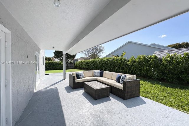 21970 SW 97th Ct, Cutler Bay, FL 33190