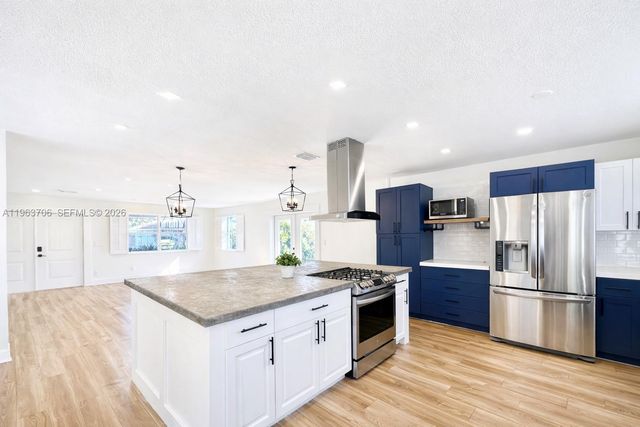 21970 SW 97th Ct, Cutler Bay, FL 33190