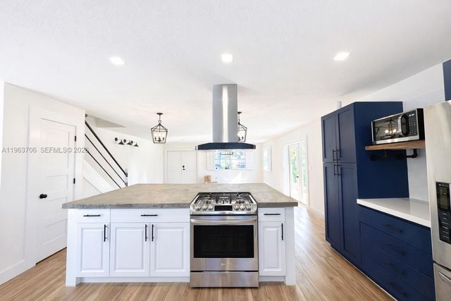 21970 SW 97th Ct, Cutler Bay, FL 33190