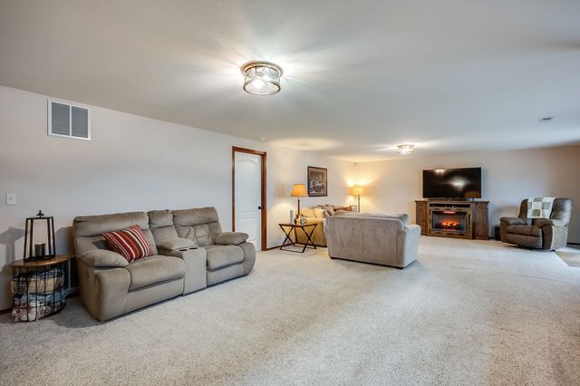 2110 N Newberry, Derby, KS 67037