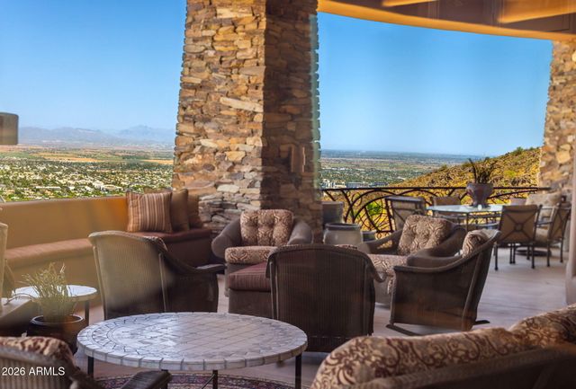 5802 E CHOLLA Lane, Paradise Valley, AZ 85253