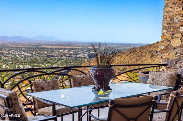 5802 E CHOLLA Lane, Paradise Valley, AZ 85253