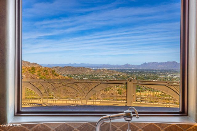 5802 E CHOLLA Lane, Paradise Valley, AZ 85253
