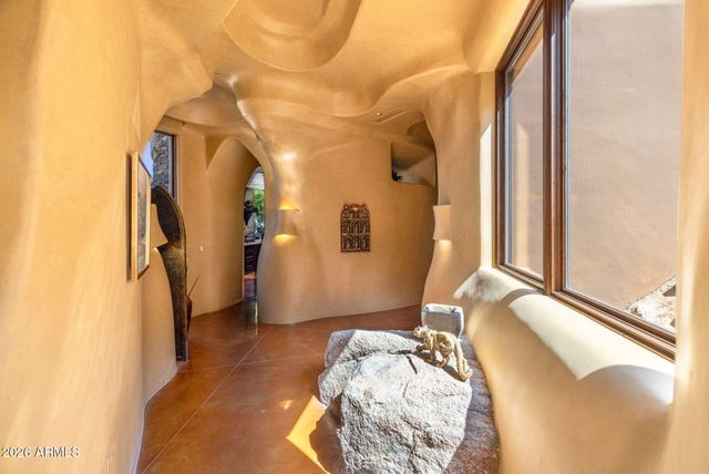 5802 E CHOLLA Lane, Paradise Valley, AZ 85253