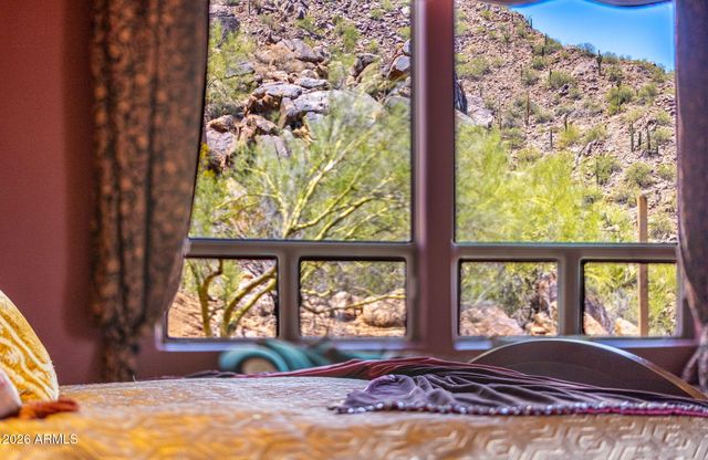 5802 E CHOLLA Lane, Paradise Valley, AZ 85253