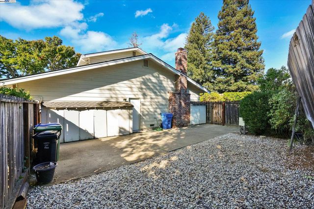 23 Tracy Ct, Alamo, CA 94507