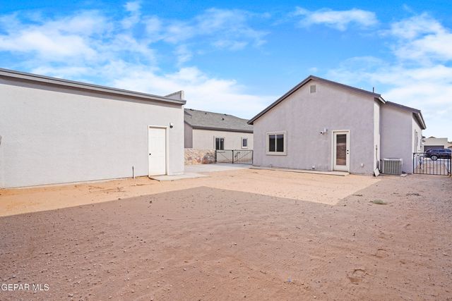 14325 Bill Lazor Parkway, Horizon City, TX 79928