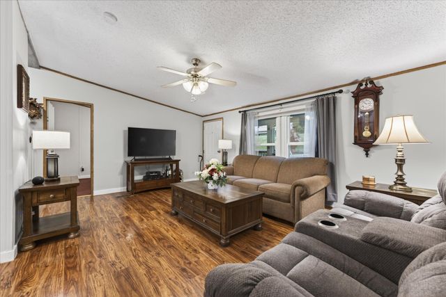 479 Leatherwood Lake Rd, Stewart, TN 37175