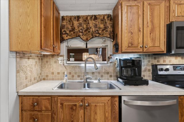 479 Leatherwood Lake Rd, Stewart, TN 37175