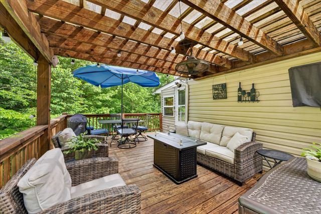 479 Leatherwood Lake Rd, Stewart, TN 37175