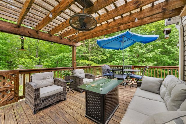 479 Leatherwood Lake Rd, Stewart, TN 37175