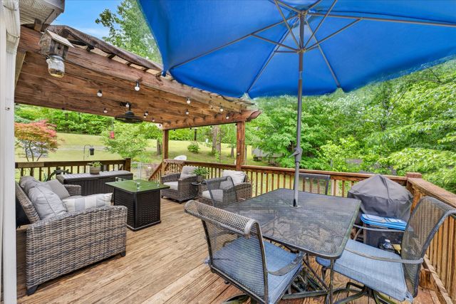 479 Leatherwood Lake Rd, Stewart, TN 37175
