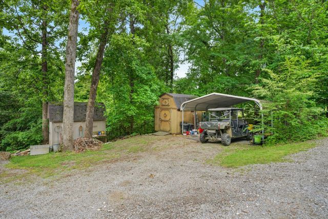 479 Leatherwood Lake Rd, Stewart, TN 37175