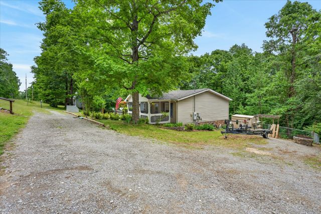 479 Leatherwood Lake Rd, Stewart, TN 37175