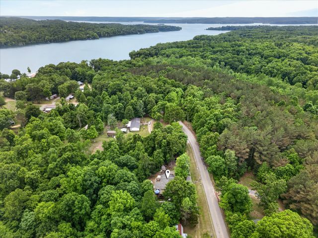 479 Leatherwood Lake Rd, Stewart, TN 37175