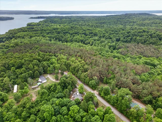 479 Leatherwood Lake Rd, Stewart, TN 37175