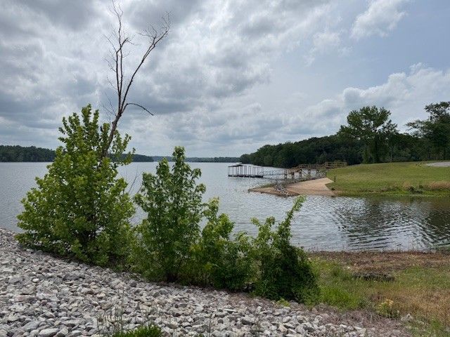 479 Leatherwood Lake Rd, Stewart, TN 37175