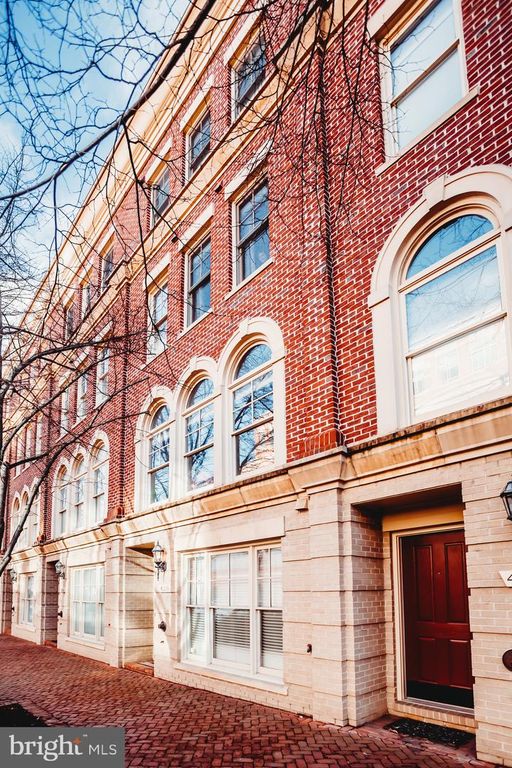 428 JOHN CARLYLE ST, Alexandria, VA 22314