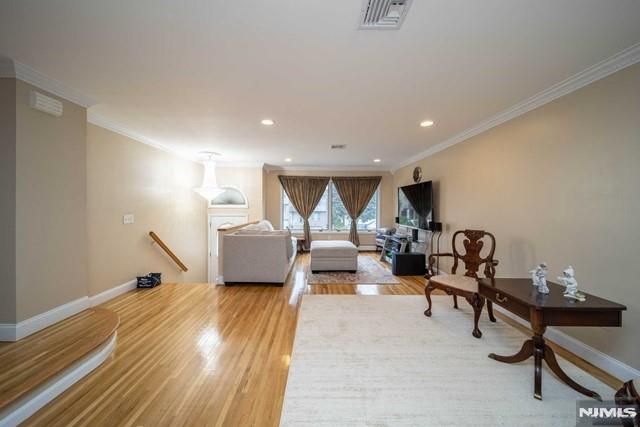 137A E Edsall Boulevard, Palisades Park, NJ 07650