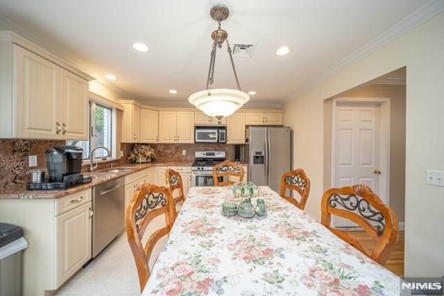 137A E Edsall Boulevard, Palisades Park, NJ 07650